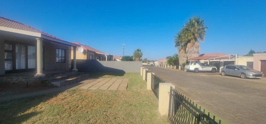 2 Bedroom Property for Sale in Flamwood North West